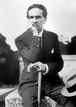 César Vallejo, poeta y escritor peruano considerado entre los más grandes innovadores de la poesía del siglo XX. Fuente: Wikimedia Commons.
