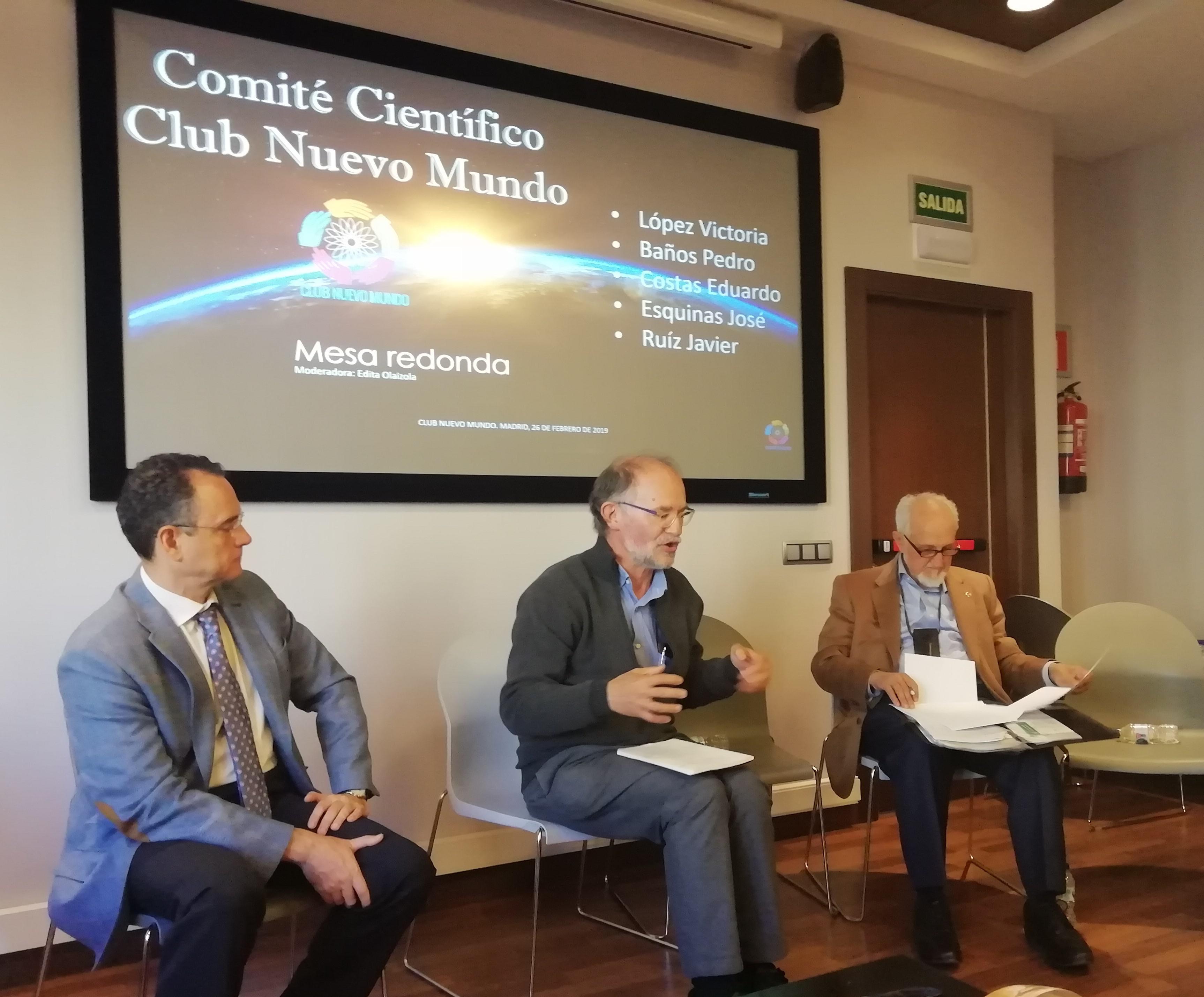Un momento de la mesa redonda. De izquierda a derecha: Pedro Baños, Eduardo Costas y José Esquinas. Foto: Eva Reneses.