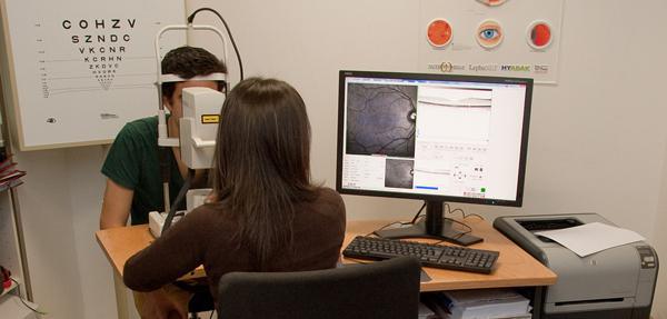El estudio de la retina puede ayudar a prevenir la esclerosis múltiple. Fuente: Idibaps.
