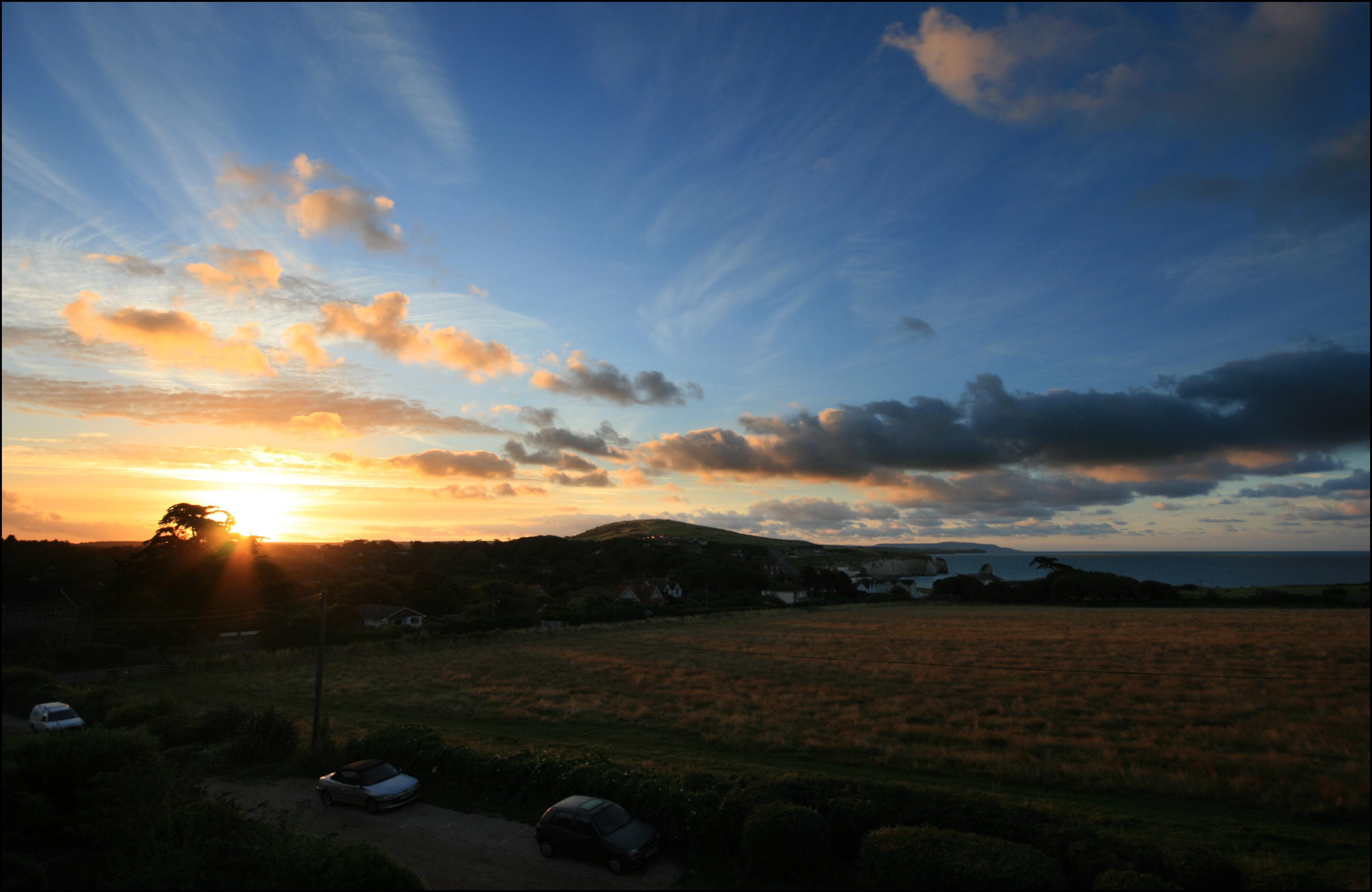 Amanecer en la isla de Wight (Inglaterra). Imagen: s0ulsurfing. Fuente: Flickr.