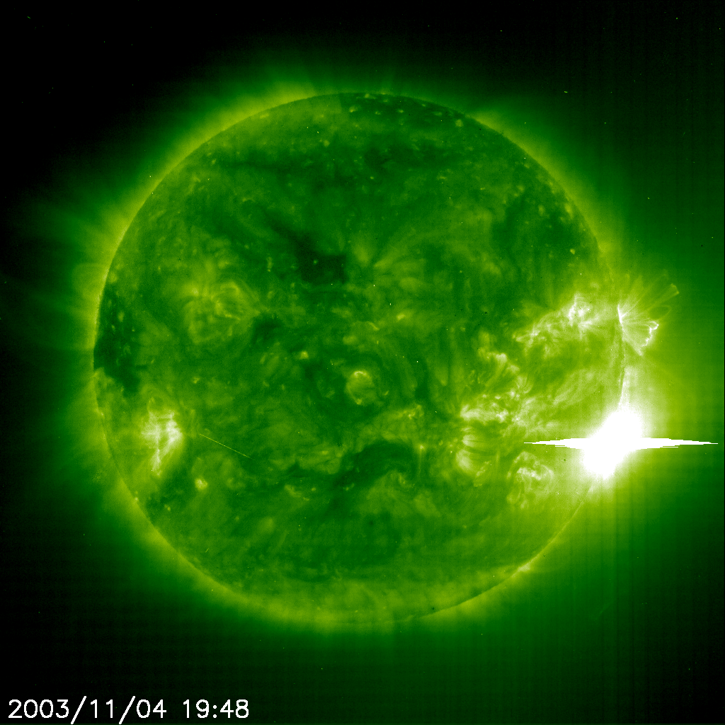 La erupción solar del 4 de noviembre de 2003. Fuente: ESA/NASA.