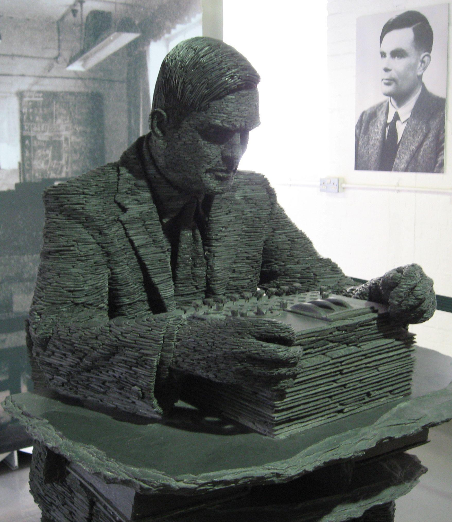 Estatua de Turing y su retrato de fondo enBletchley Park. Foto:Jon Callas. 