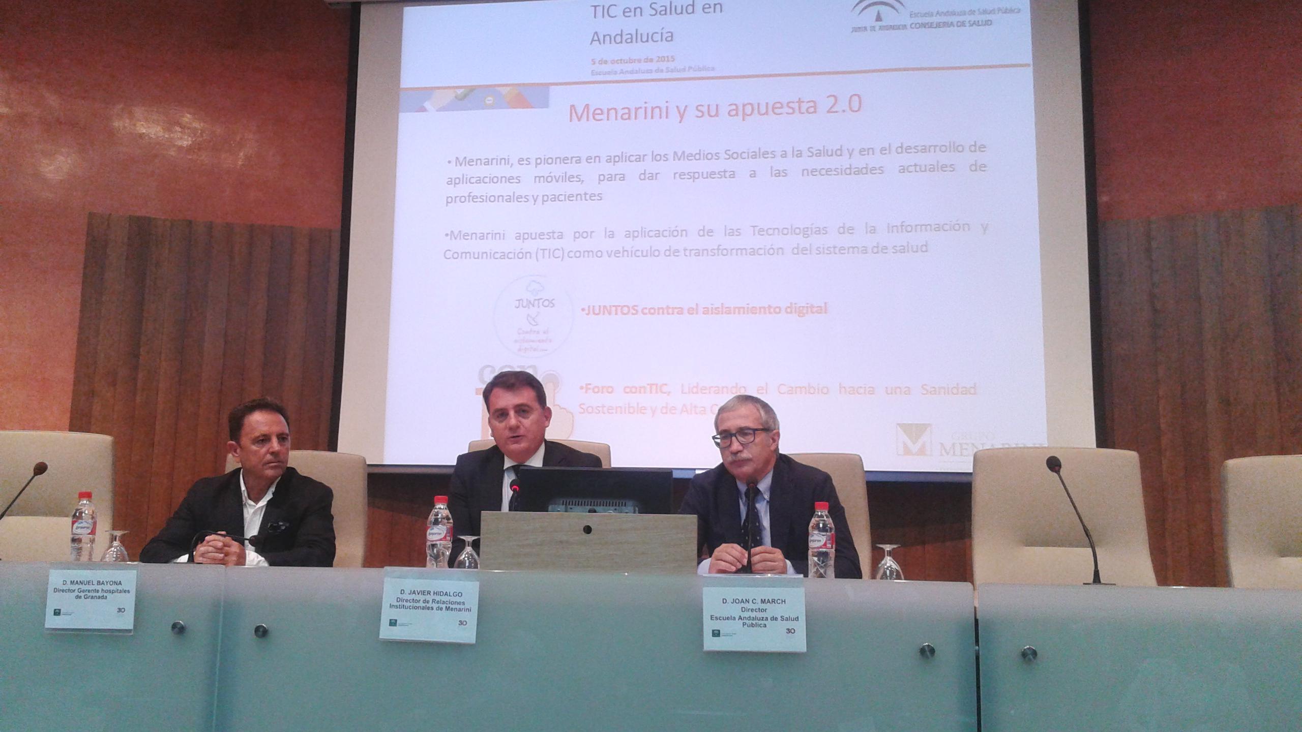De izquierda a derecha: D. Manuel Bayona, director gerente de Hospitales de Granada; D. Javier Hidalgo, director de Relaciones Institucionales de Menarini, y Joan Carles March, director de la Escuela Andaluza de Salud Pública (EASP). Fuente: EASP.