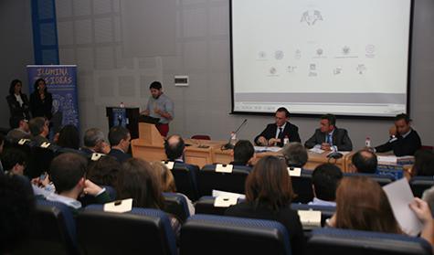 Entrega de los premios Ilumina tus ideas. Fuente: Universidad de Cádiz.