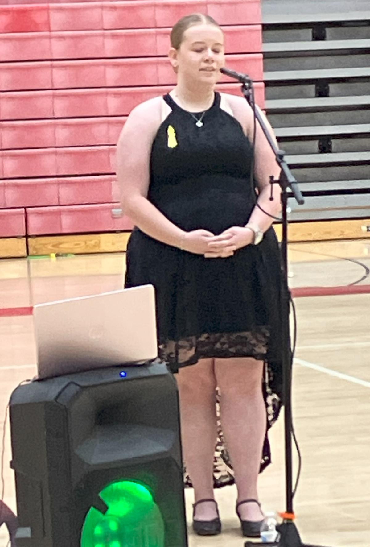 Taylor students honor vets Taylor students honor vets