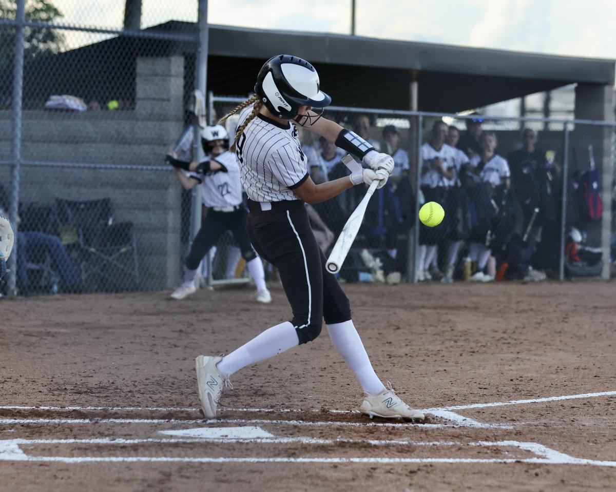 Western advances to softball semi-state