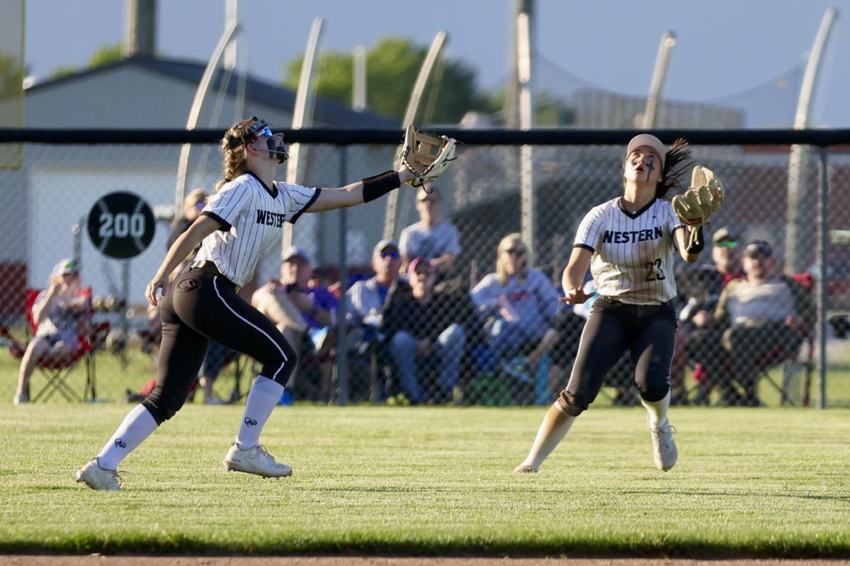 Western advances to softball semi-state