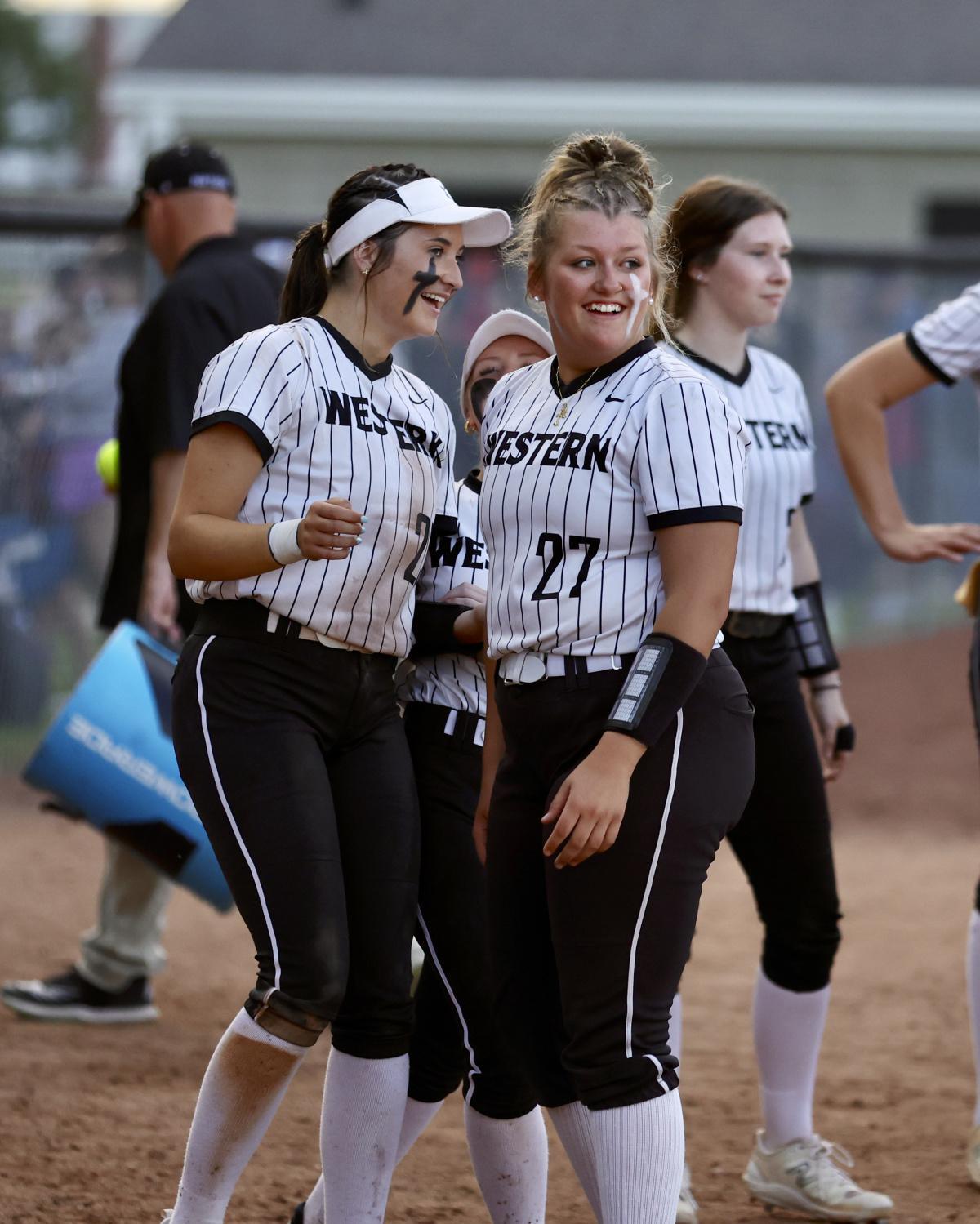 Western advances to softball semi-state