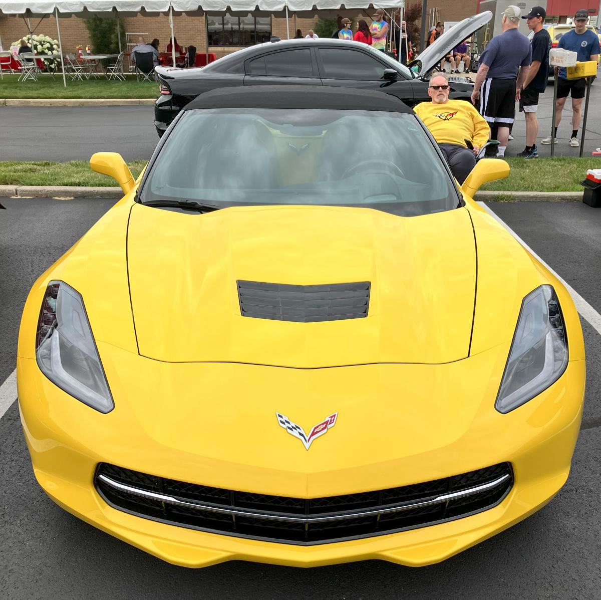 Solidarity car show packs the lot