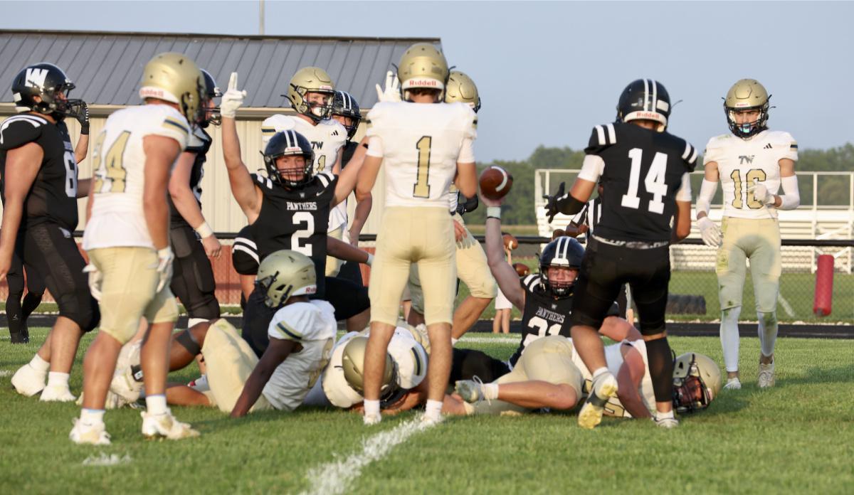 Western rolled in football season opener Western rolled in football season opener
