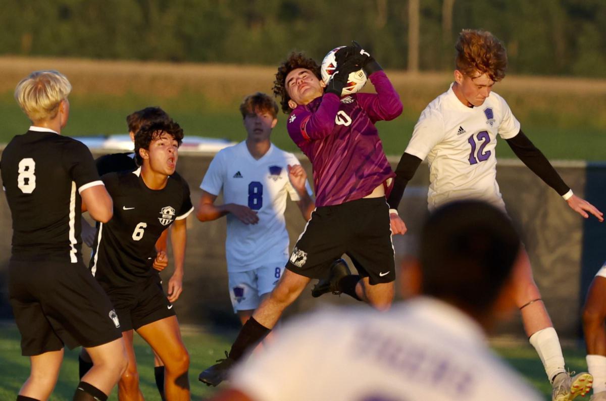 Northwestern ekes out a soccer win