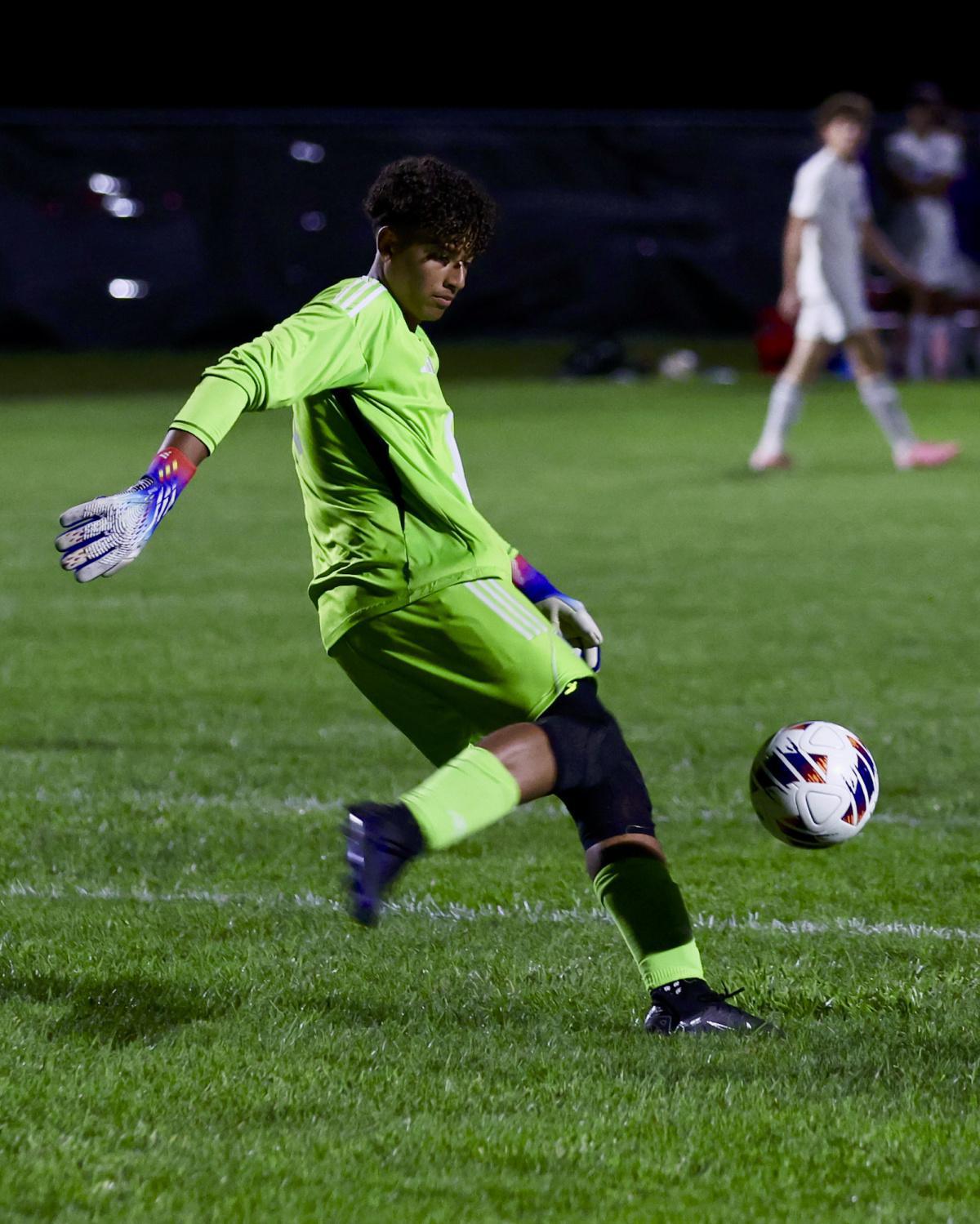 Northwestern ekes out a soccer win