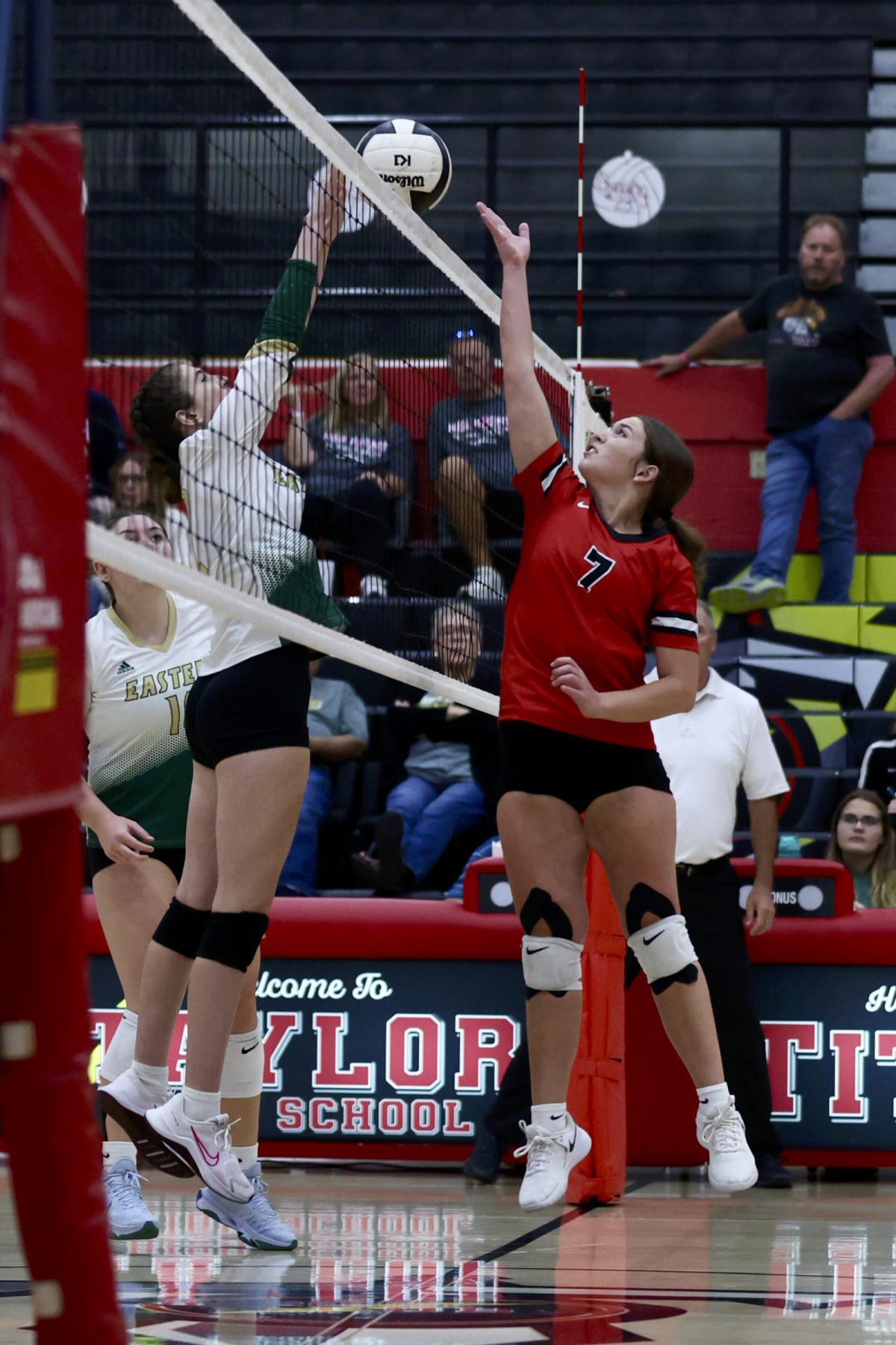 Lady Comets sweep Taylor