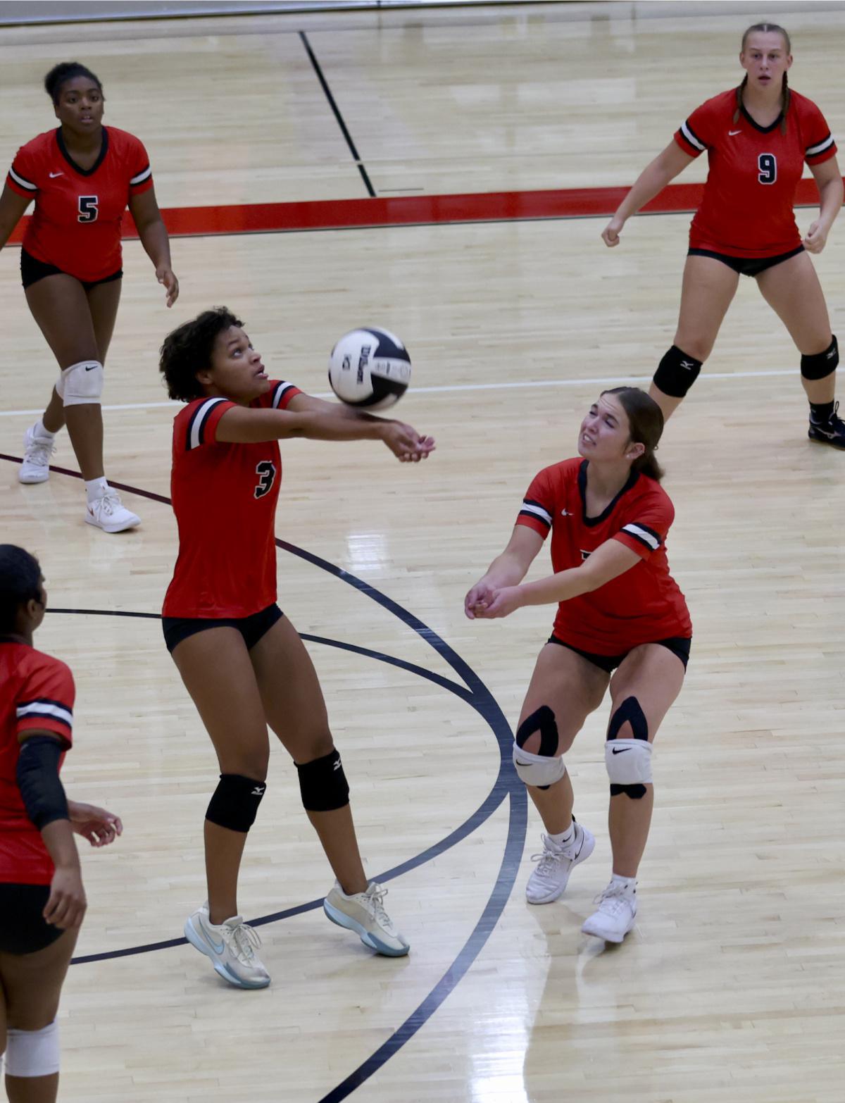 Lady Comets sweep Taylor