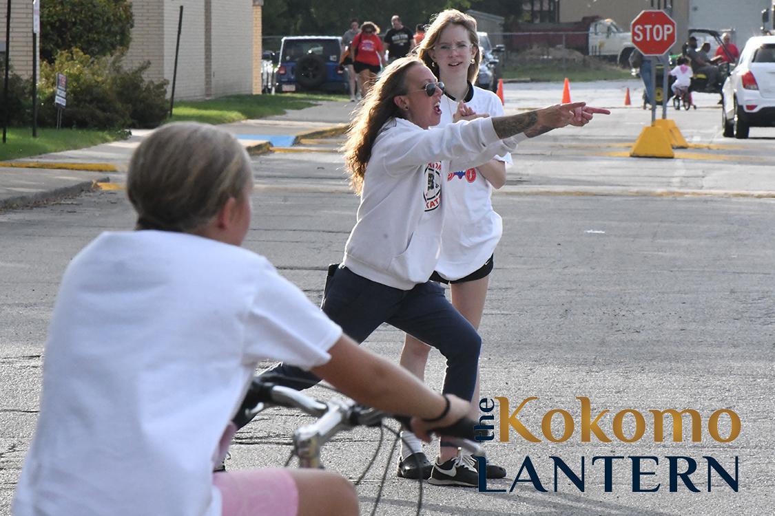 Kids scamper through Pools, Pedals, and Paws Kids scamper through Pools, Pedals, and Paws