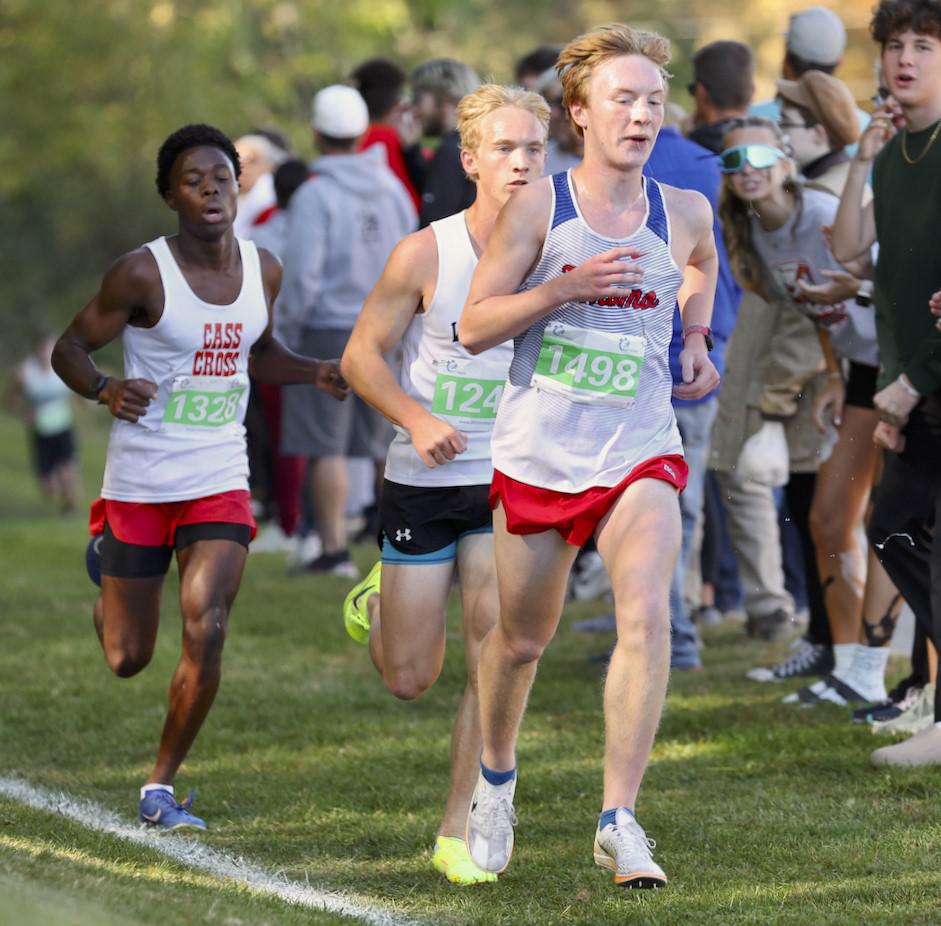 Western tops locals at cross country sectionals