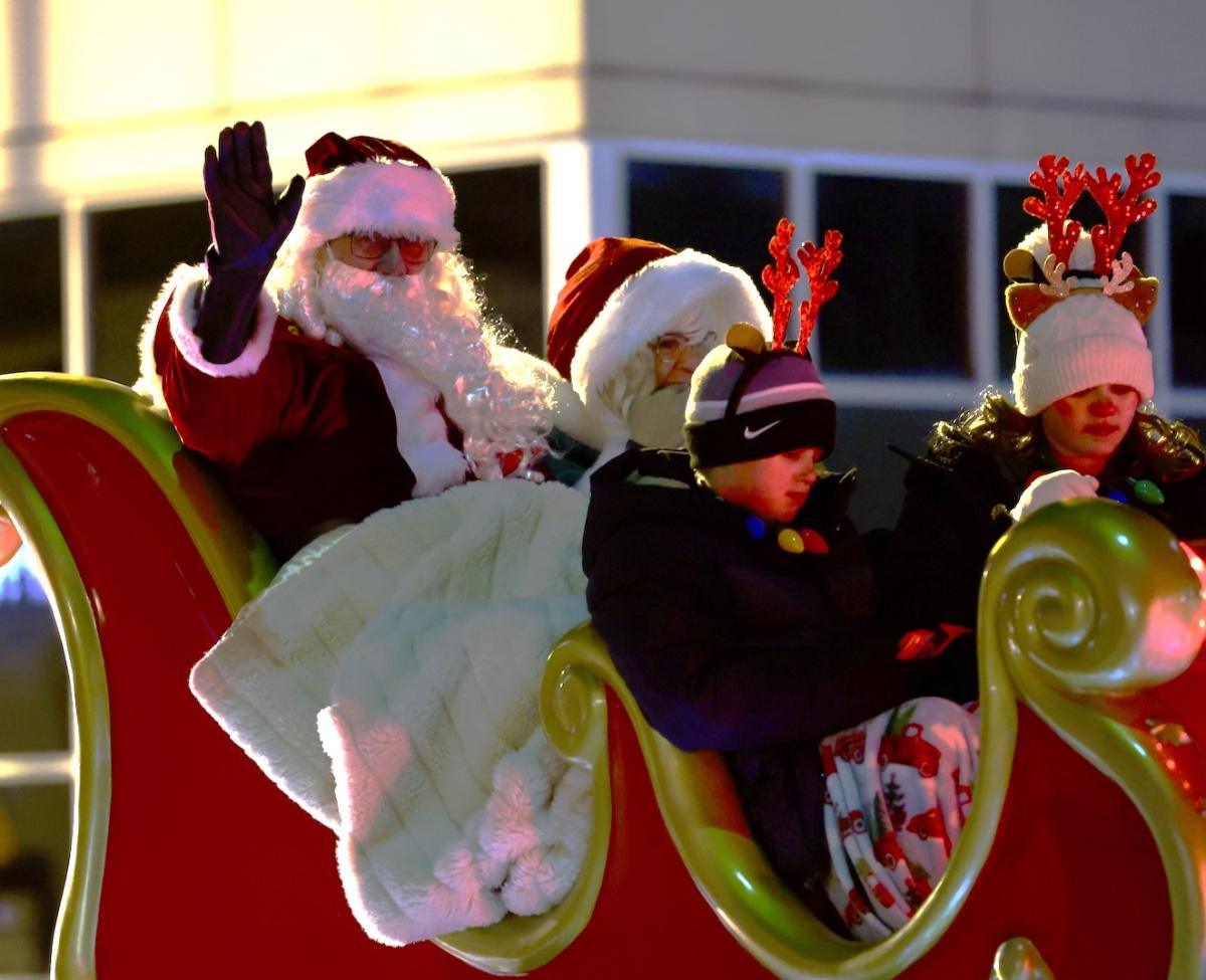 Christmas parade blows through downtown