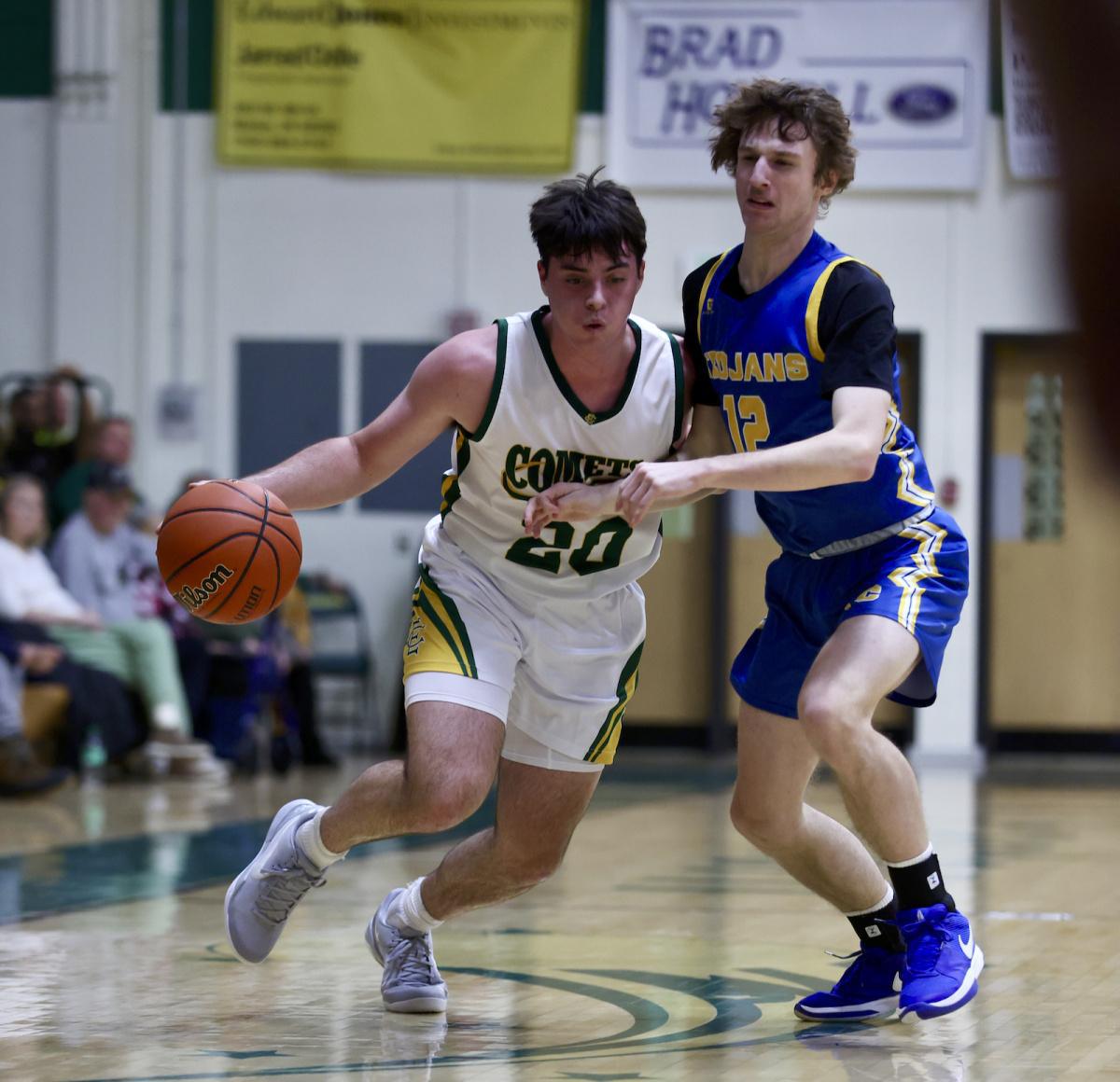 Comets split co-ed night with Tri-Central