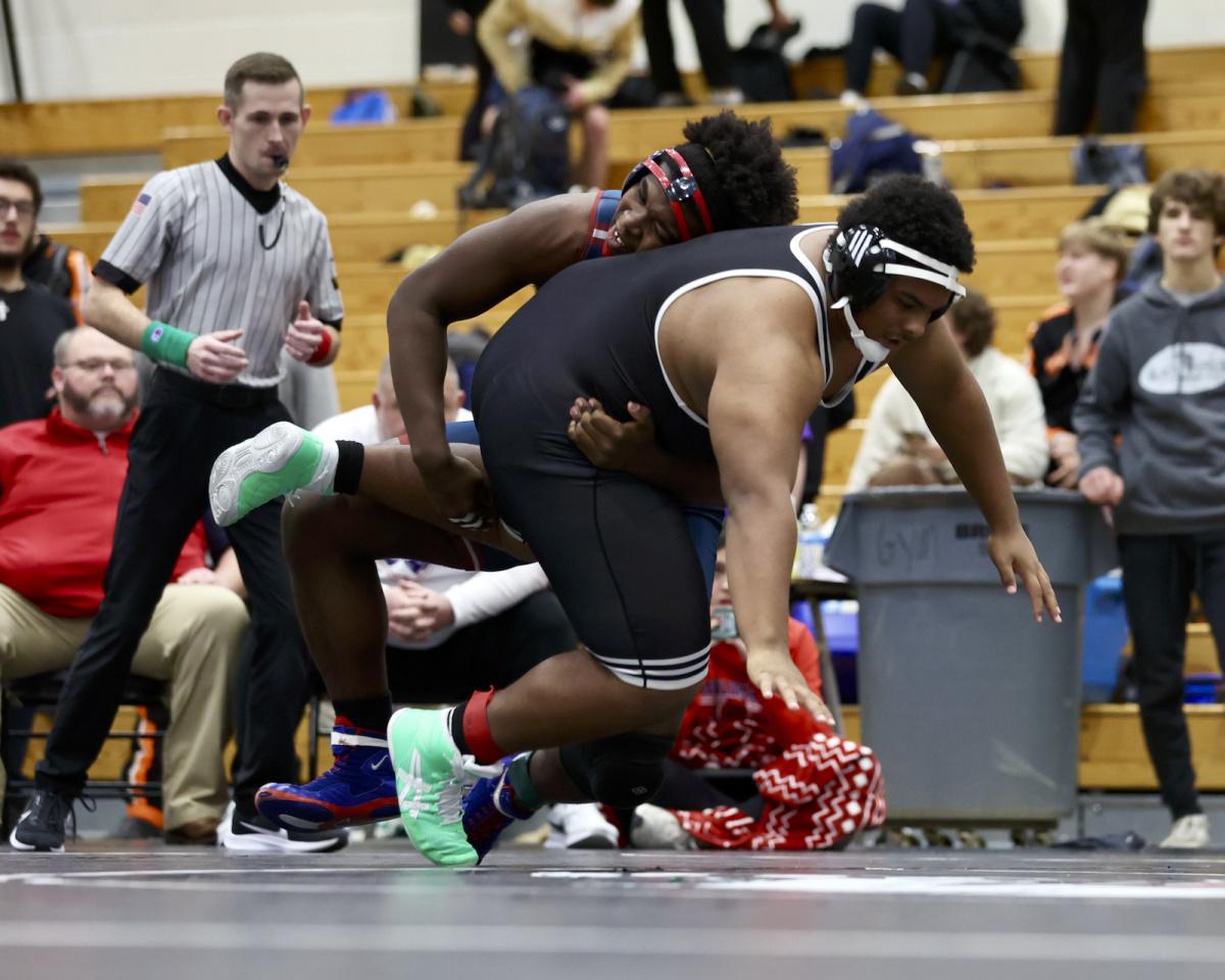 Western Invitational draws area grapplers