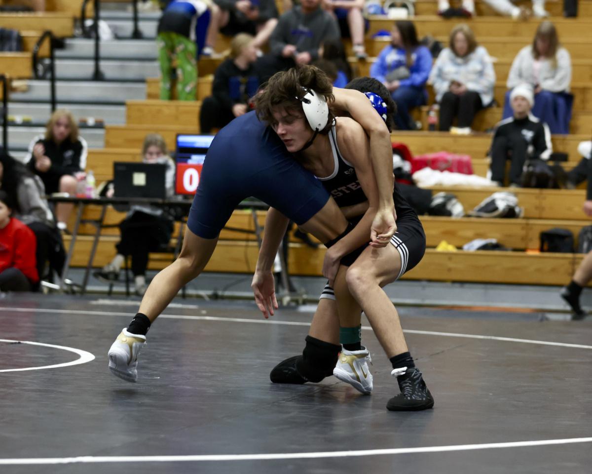 Western Invitational draws area grapplers