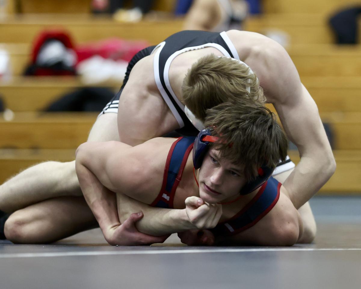 Western Invitational draws area grapplers