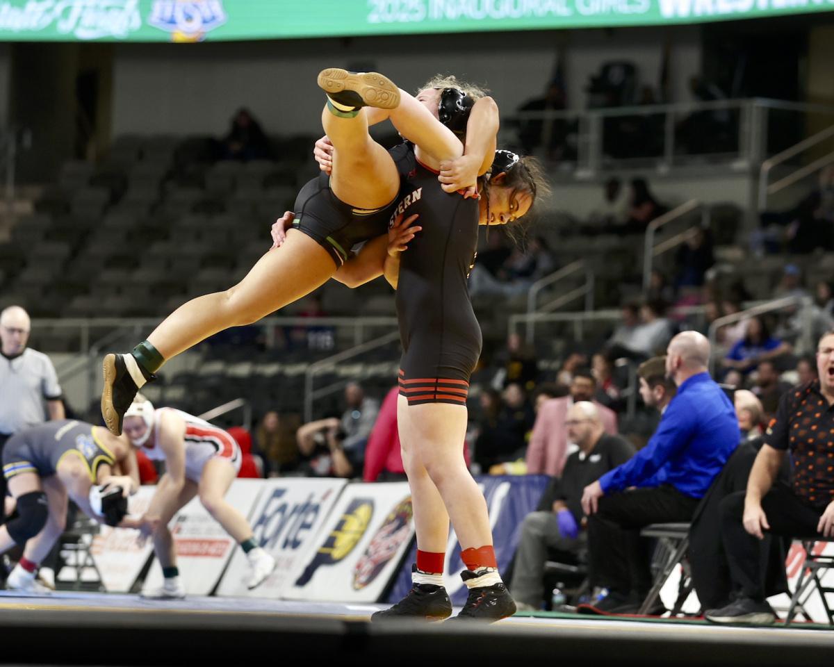 Six compete for girls wrestling gold