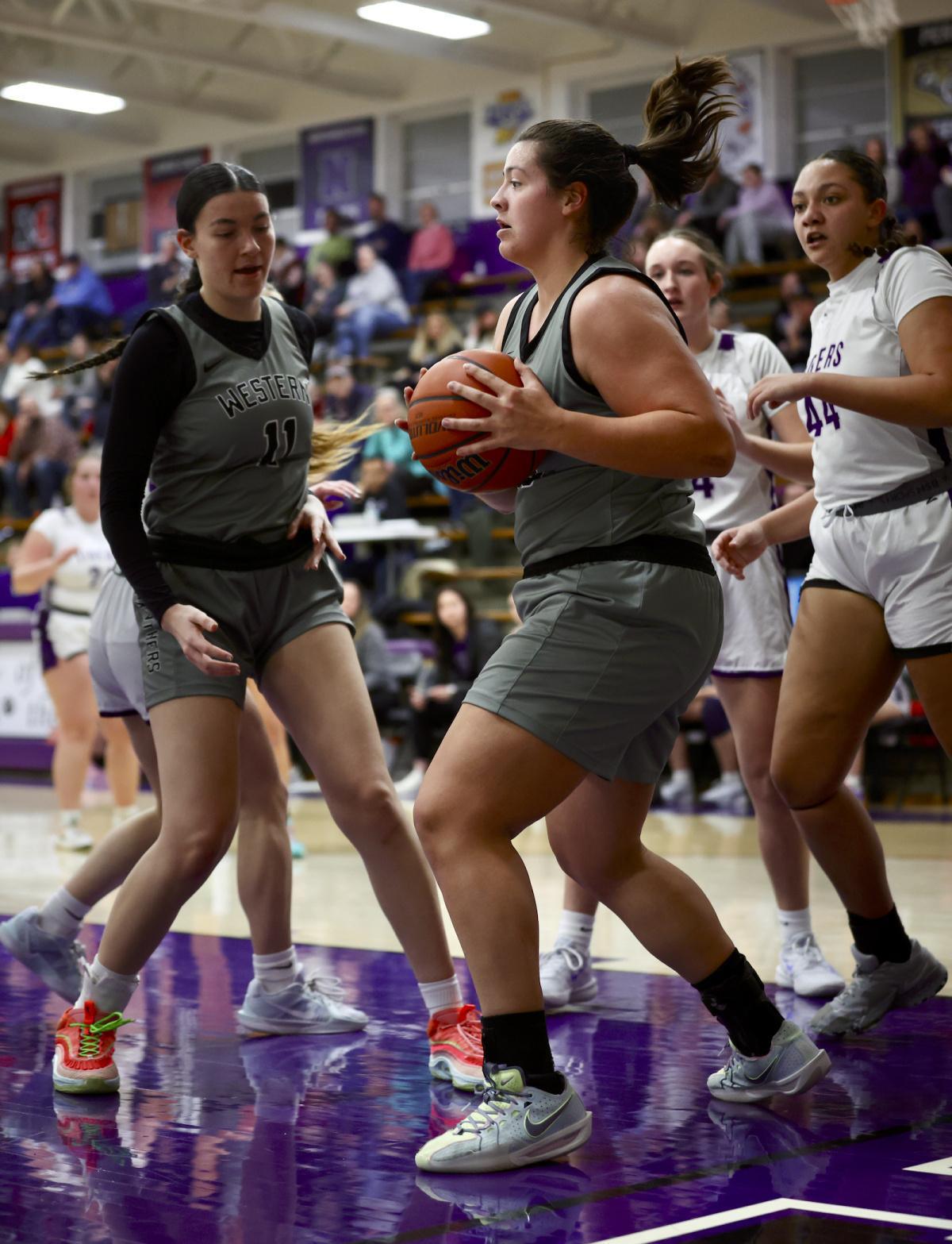 Tigers tame Panthers in close contest Tigers tame Panthers in close contest