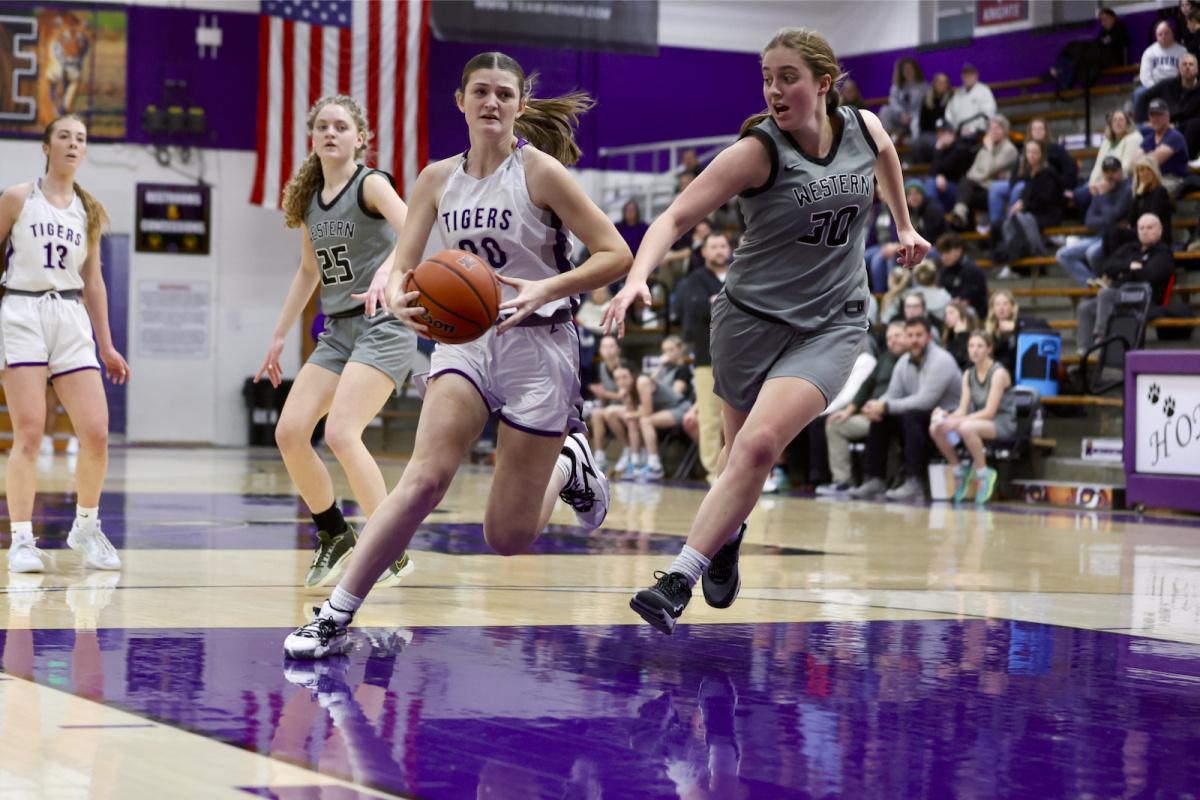 Tigers tame Panthers in close contest Tigers tame Panthers in close contest