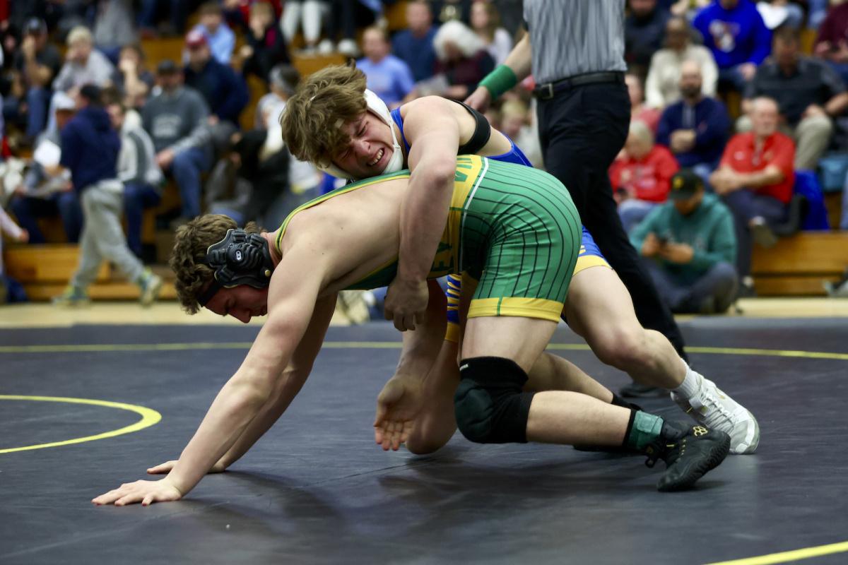 Local wrestlers storm IHSAA Regionals