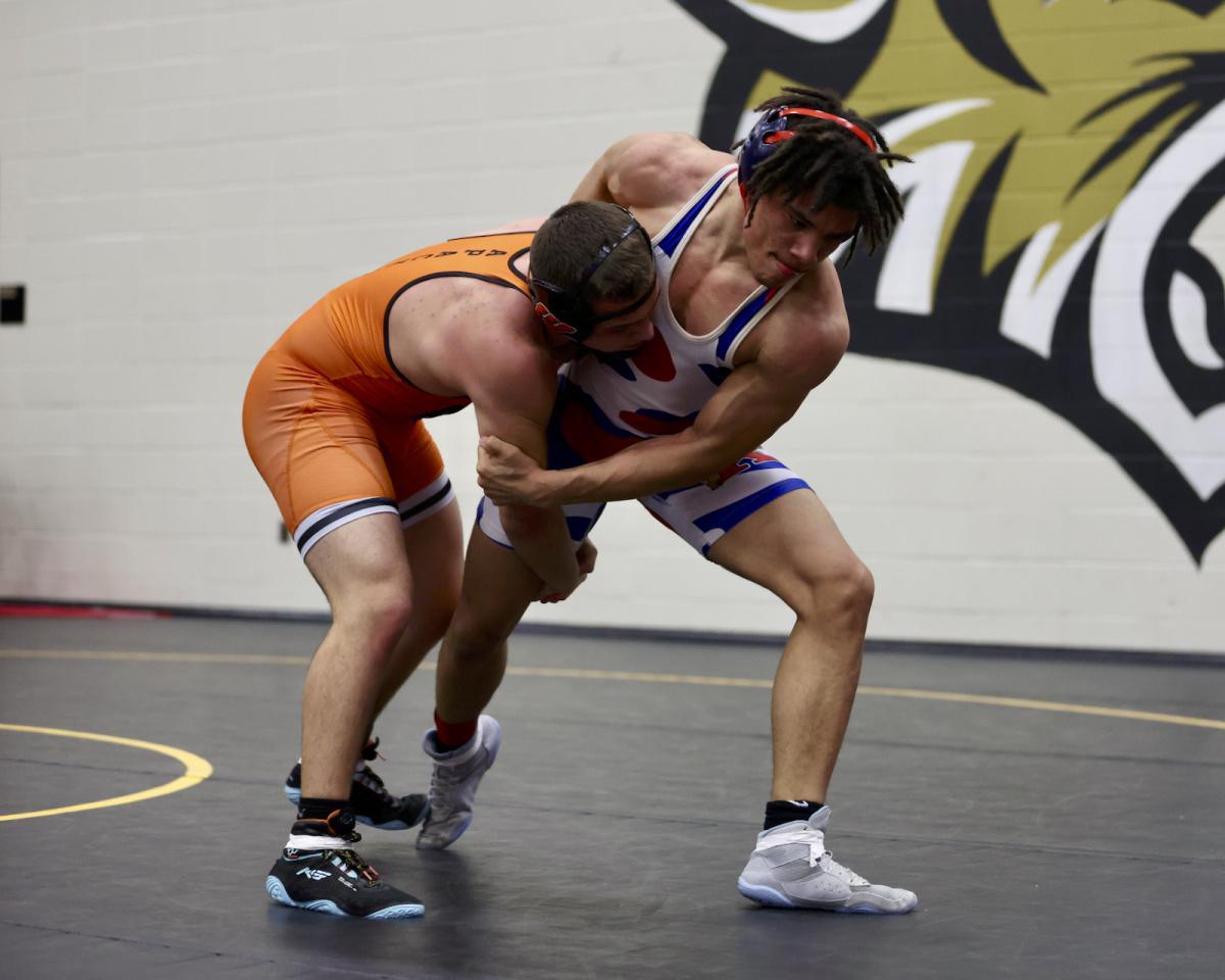 Local wrestlers storm IHSAA Regionals