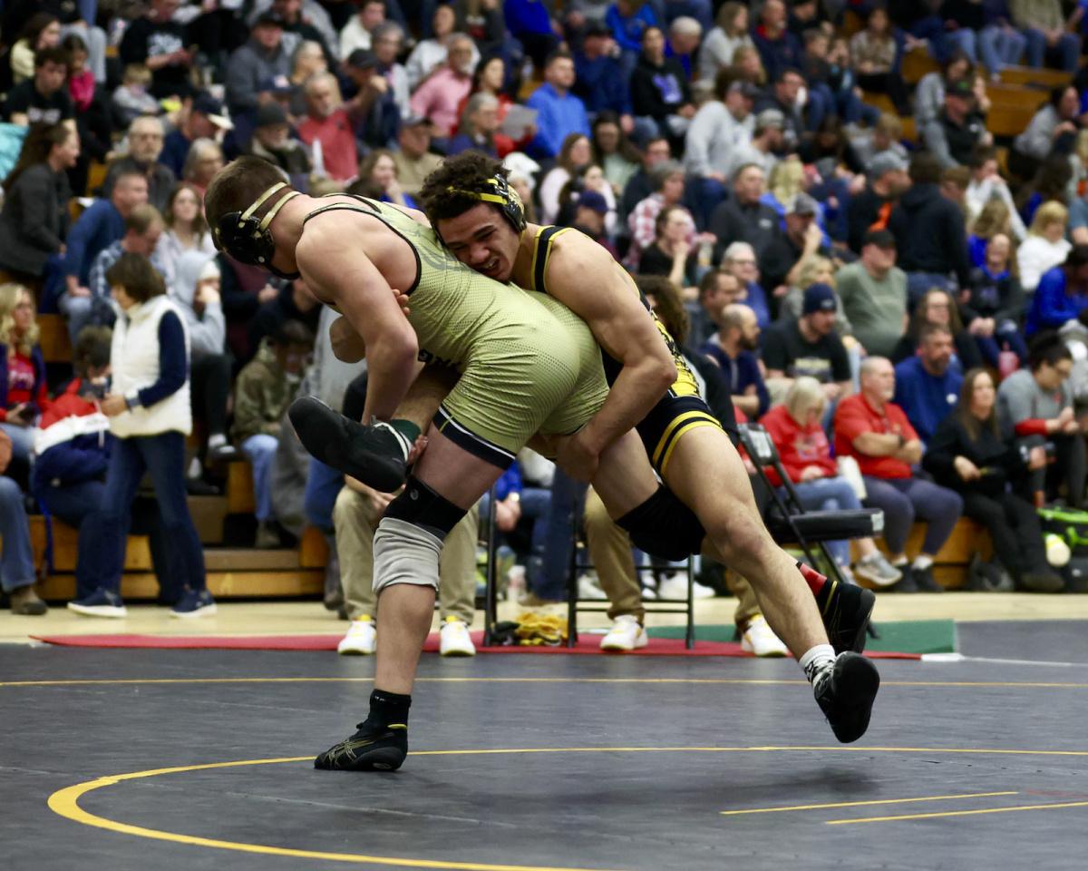 Local wrestlers storm IHSAA Regionals