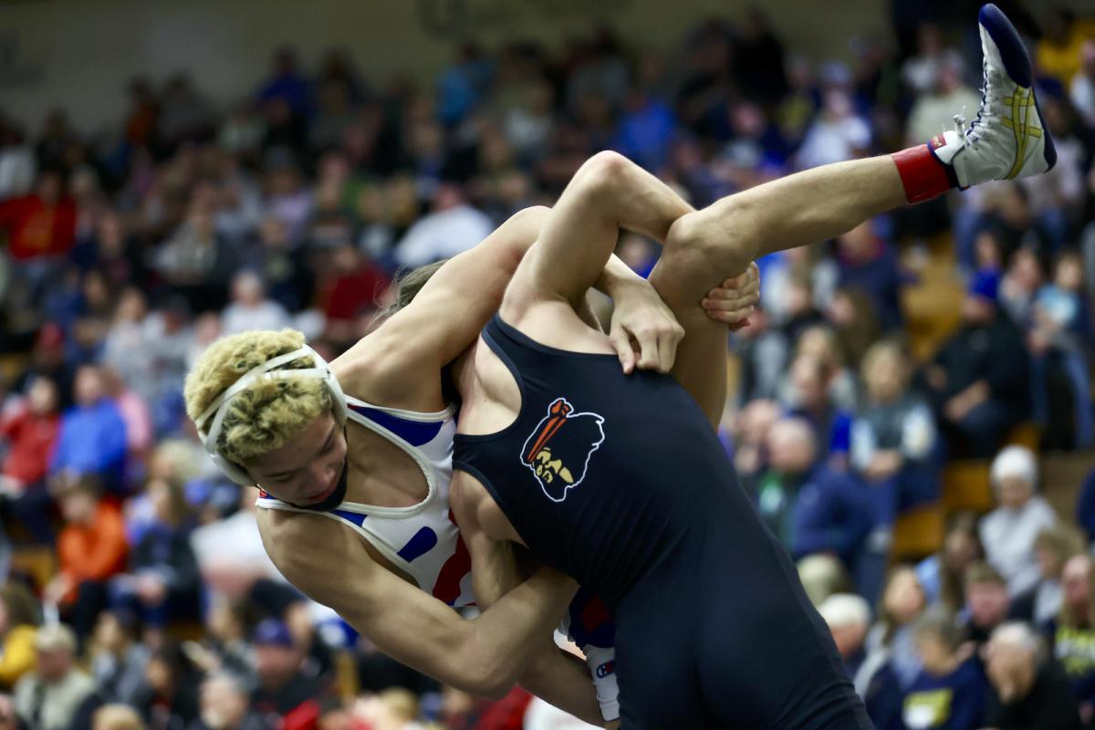 Local wrestlers storm IHSAA Regionals