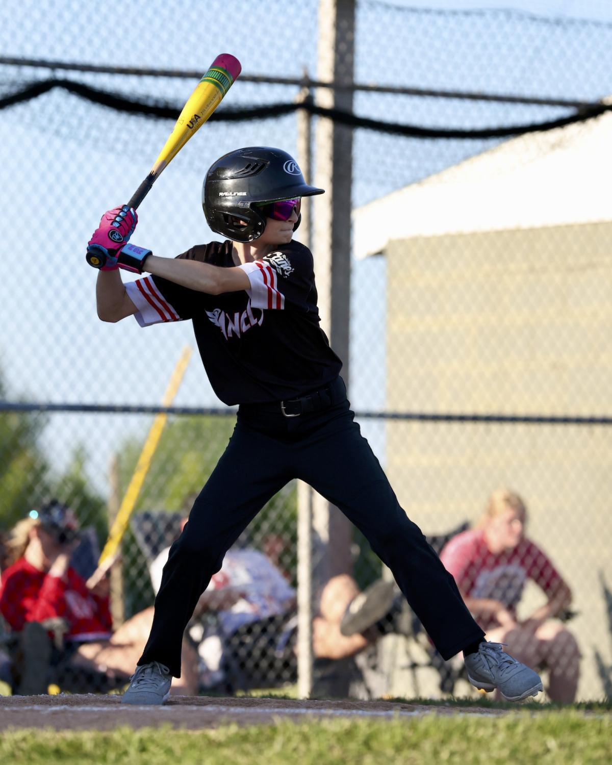 Hollingsworth stays perfect in championship