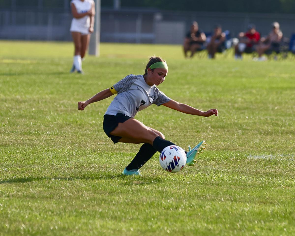 Western wipes out Wildkats in soccer