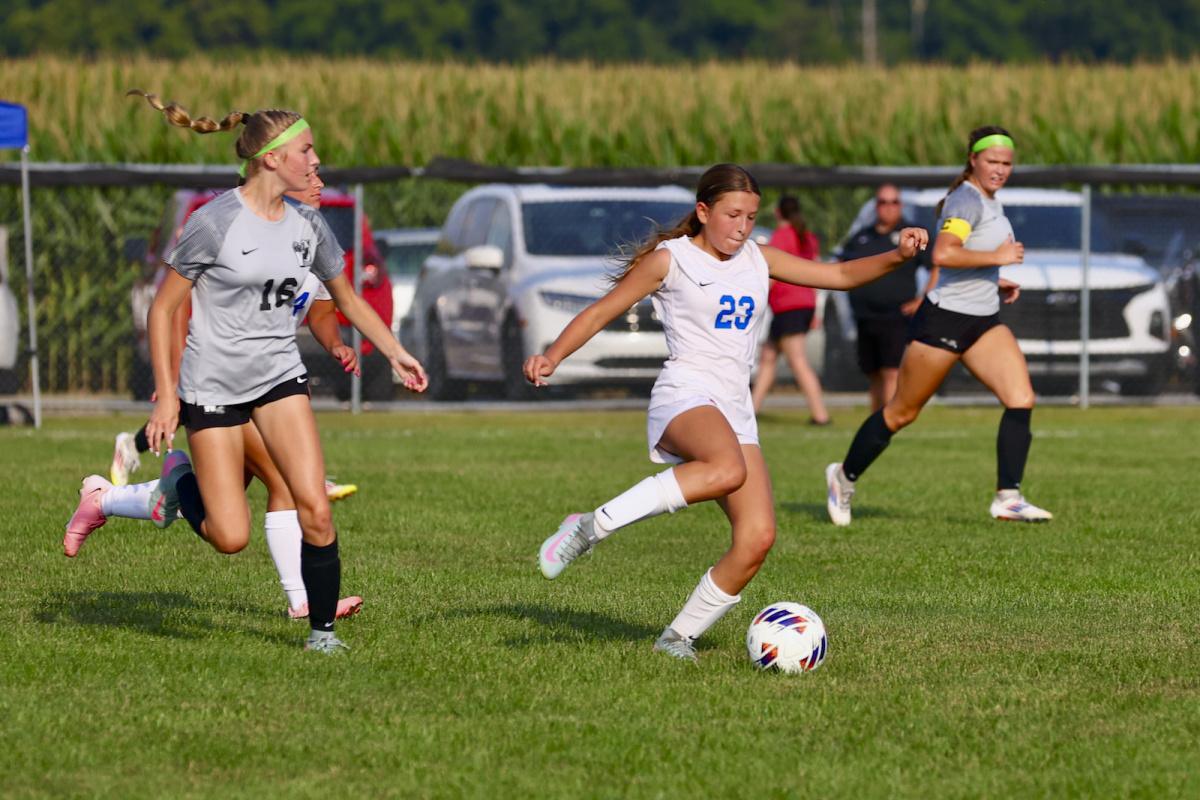 Western wipes out Wildkats in soccer