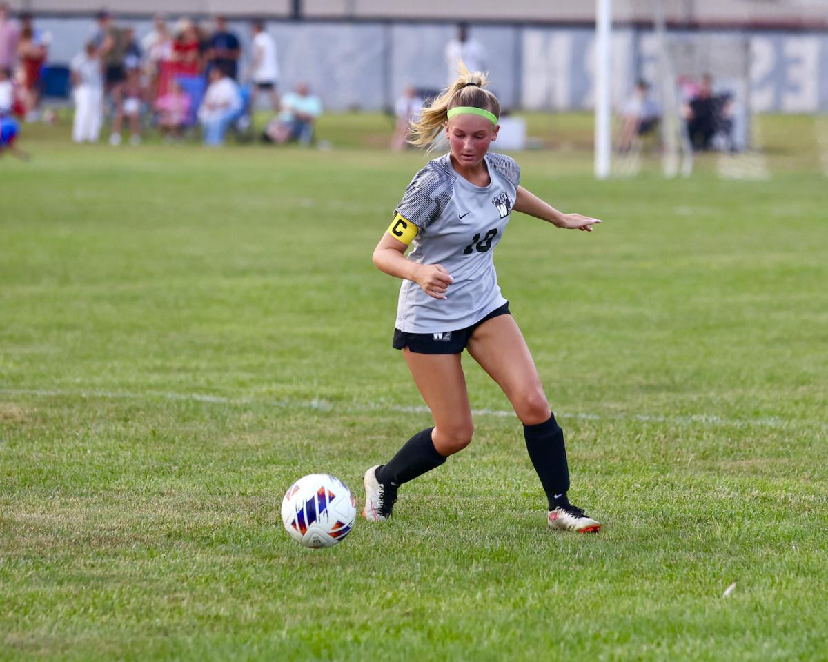 Western wipes out Wildkats in soccer