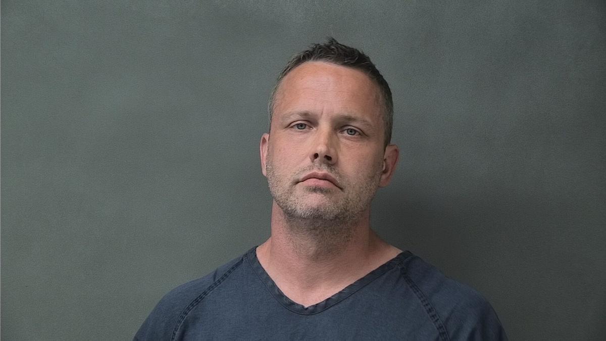 Sheriff joins hunt for child predators
