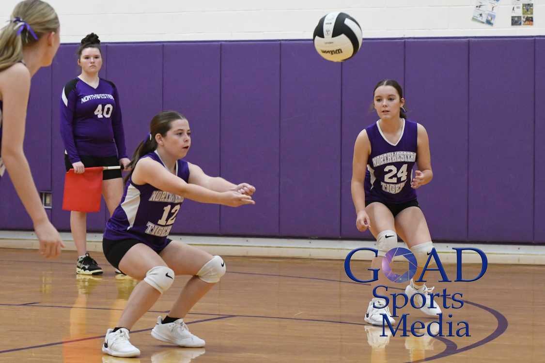 Eastern sweeps NW in MS volleyball