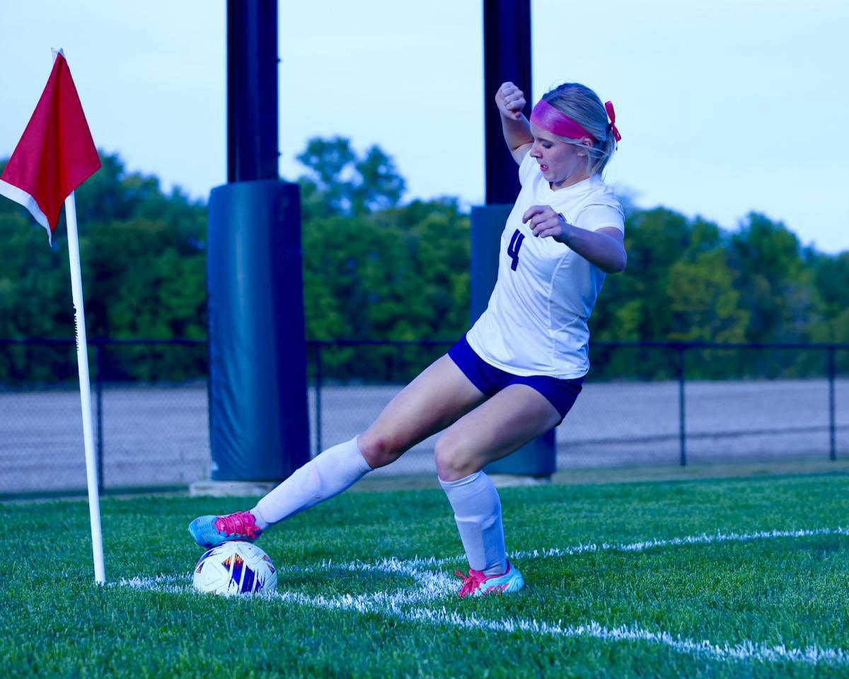 Tigers blank Comets in soccer