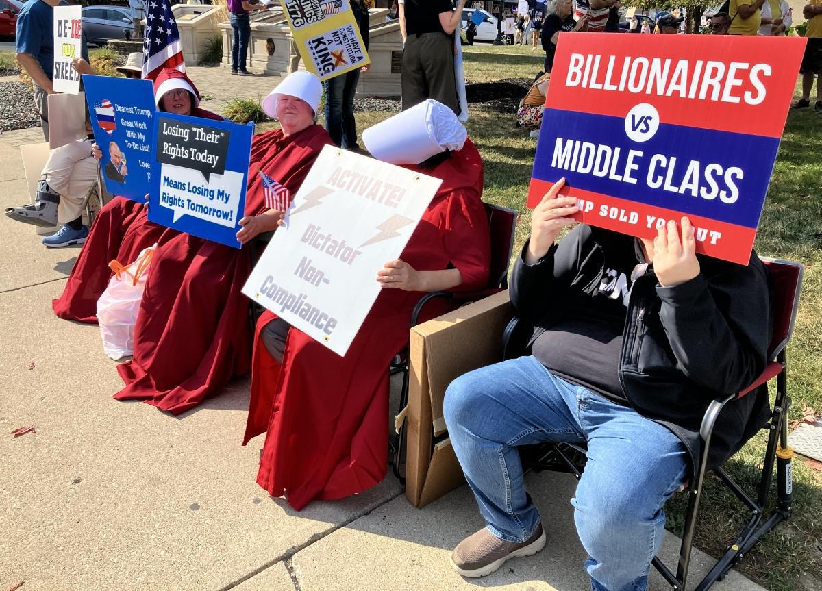 No Kings protest fills courthouse lawn