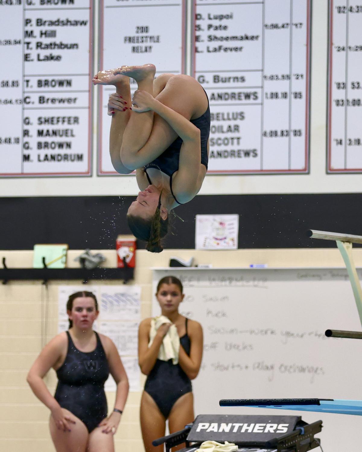 Western girls lap the Katfish