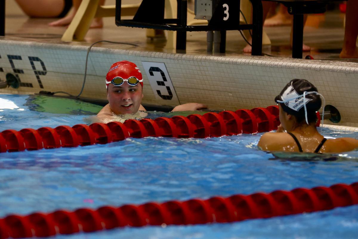 Western girls lap the Katfish