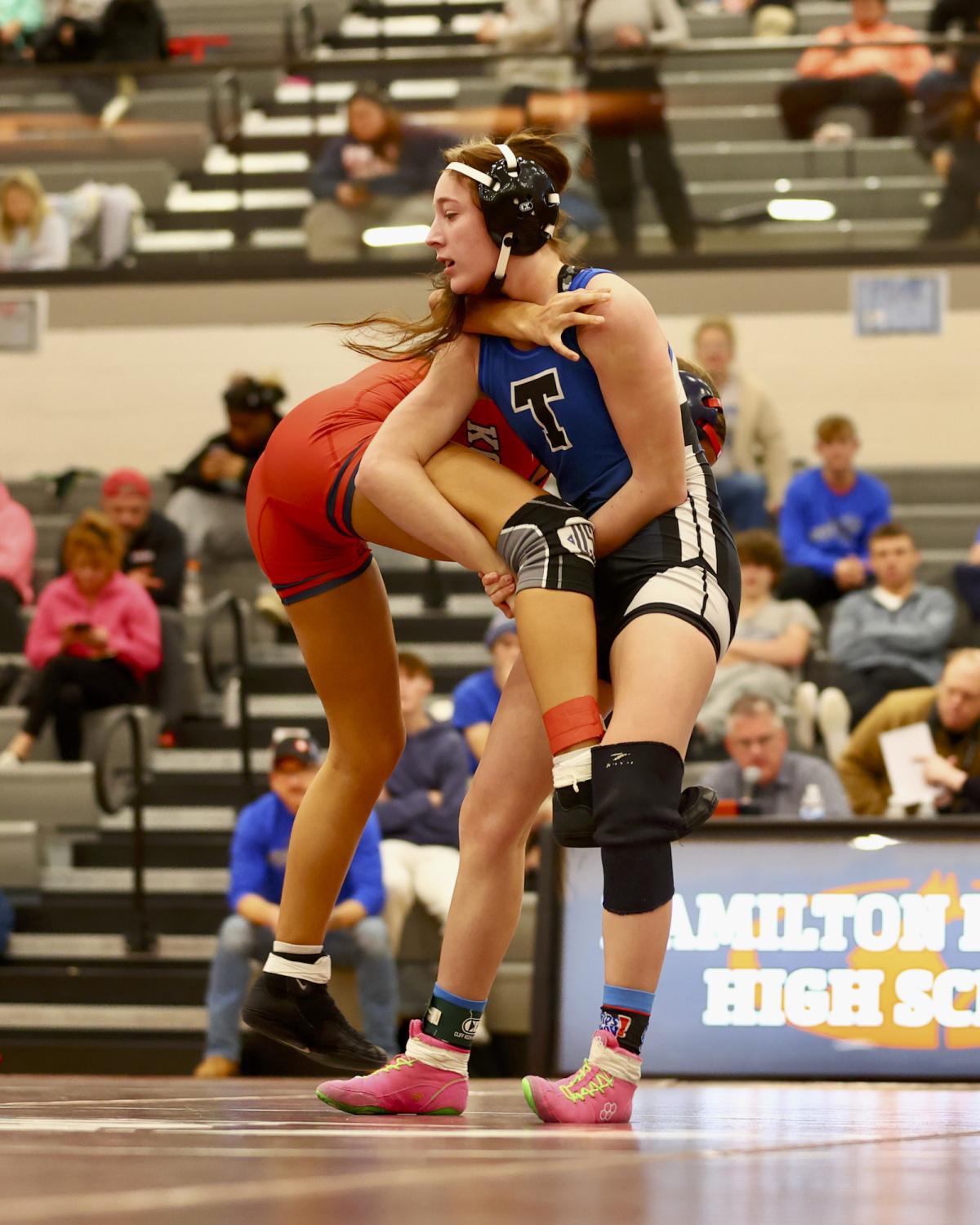 Girl grapplers advance to state