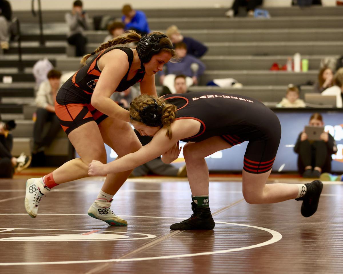 Girl grapplers advance to state