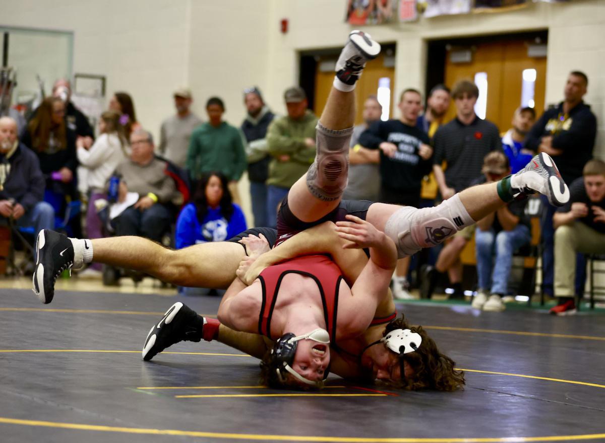 Two grapplers end run at state