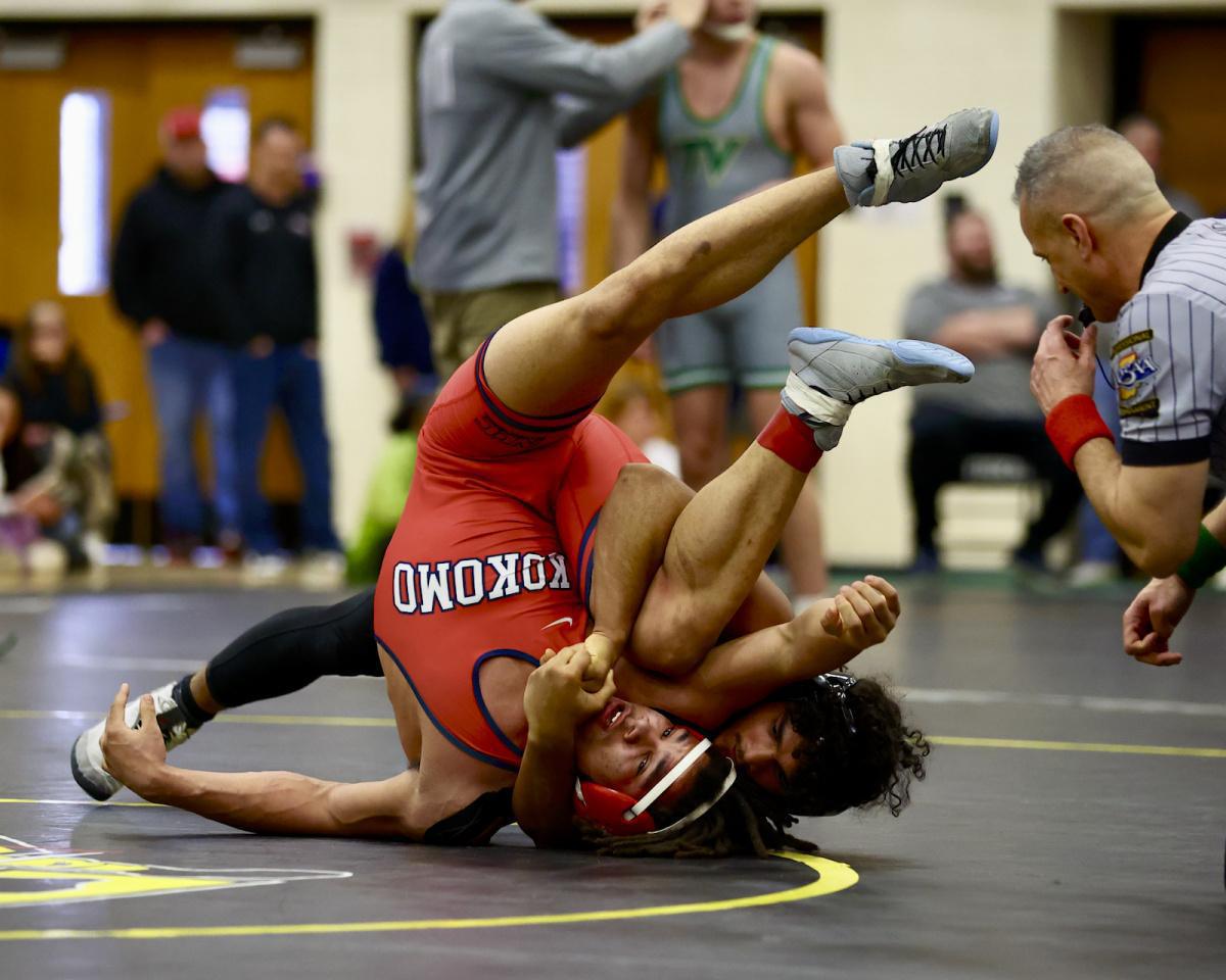Two grapplers end run at state