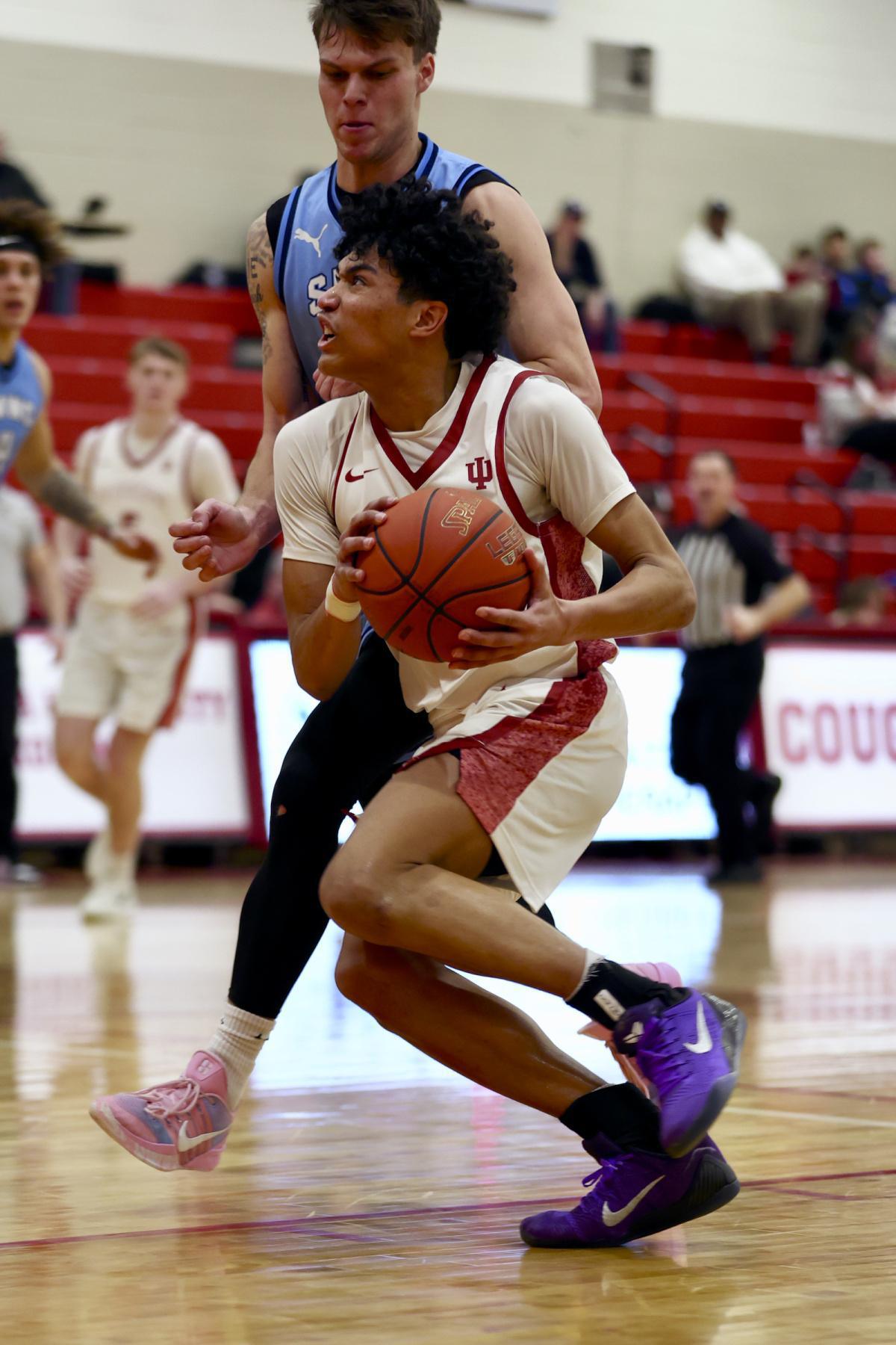 Cougars creeping toward conference crown