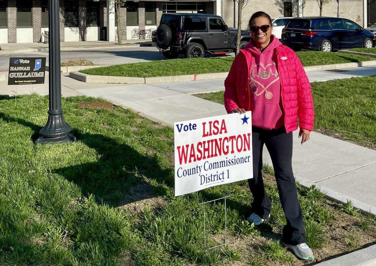 Jiffy Lube donates to Carver Center