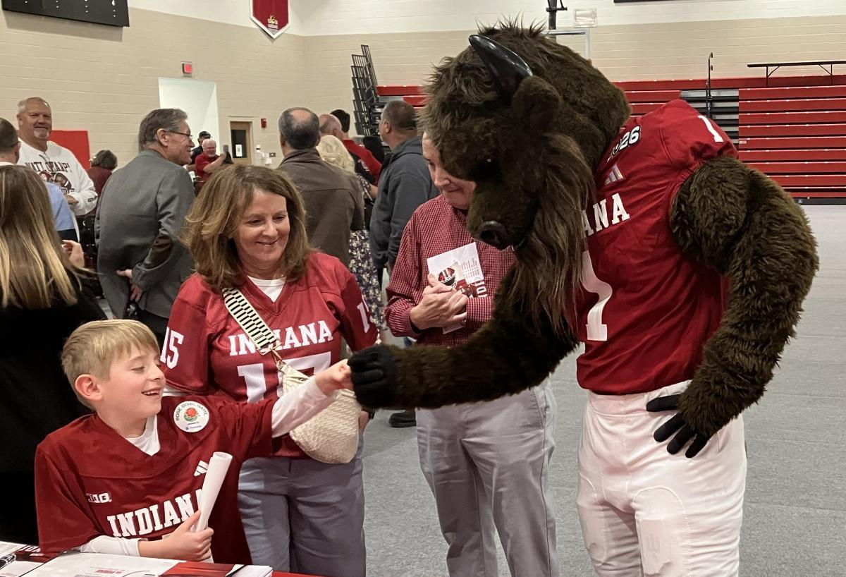 IU takes trophies on tour