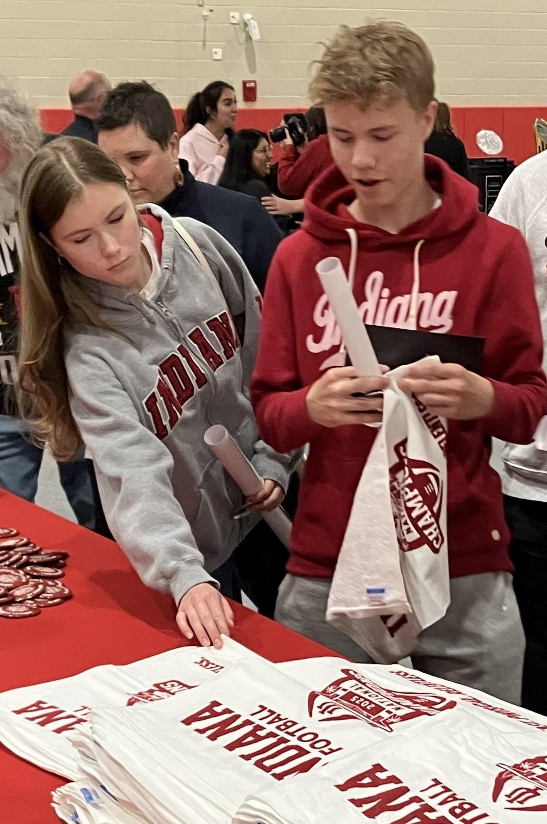 IU takes trophies on tour